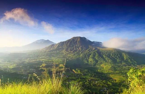 金塔马尼火山