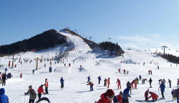 青岛滑雪运动之旅-藏马山滑雪场