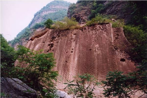 龙潭大峡谷波纹巨石