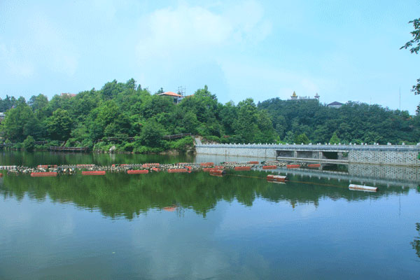 鸡公山盛夏炎凉