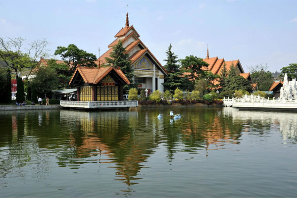 云南-昆明-民族村-内景