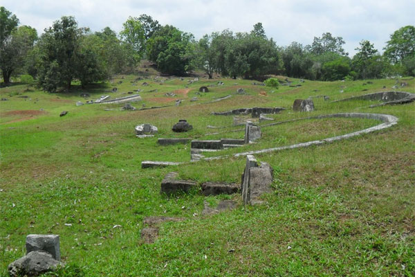 马来西亚马六甲三宝山明朝墓地