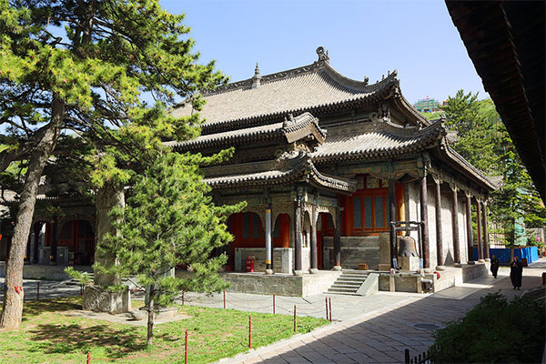 山西-五台山-显通寺-内景图片