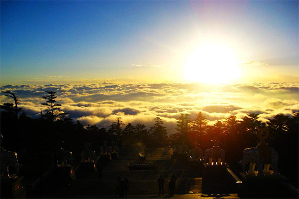 四川-峨眉山-金顶-日出