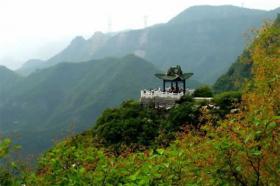 河南焦作青龙峡一年四季风光秀美，各成景色